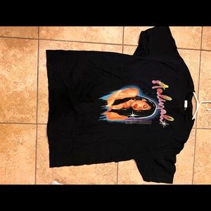 Black aliyah tee shirt